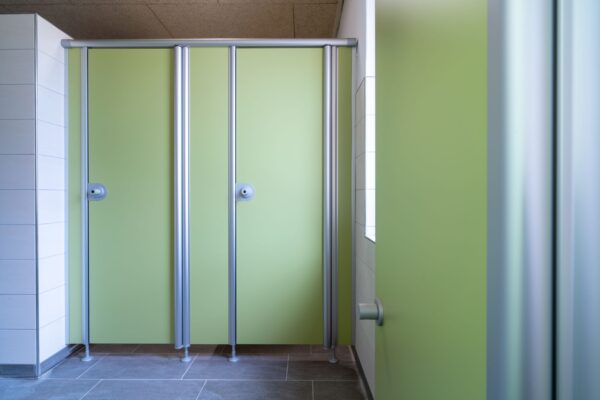 CT13-1 mit Fingerklemmschutzrohr, Dekor Vivo 0024, Aluminium Beschläge mit Türblattverstärkung, Aluminium EV1 eloxiert