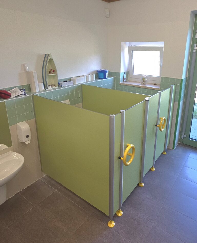 CT13-1 KIGA, Dekor Vivo 0024, Nylon gelb 07, FKS Rohr, Aluminium EV1 eloxiert (Chemnitzer Trennwände, WC-Trennwand Hersteller, WC-Trennwände, Trennwandsysteme, Toilettentrennwände, Sanitärtrennwände)